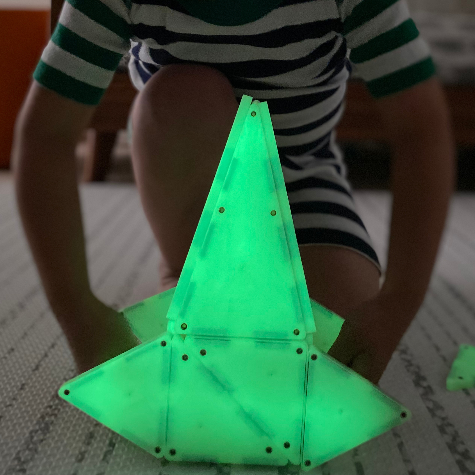 Magna-tiles Glow 16 piece set